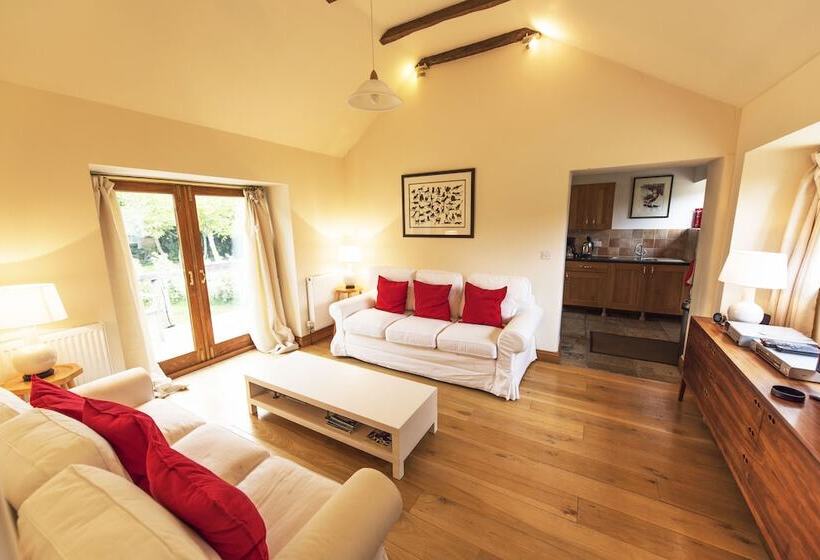 بنسيون Whitley Coach House