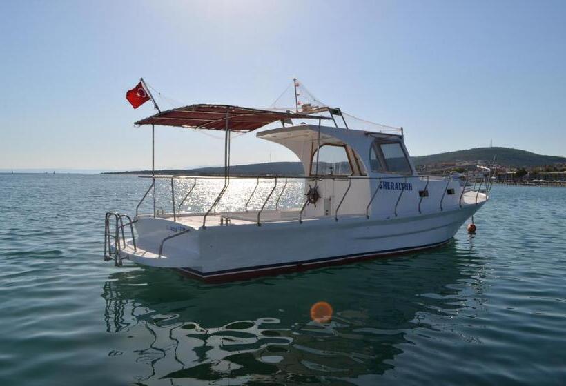 בית מלון כפרי Cunda Kivrak