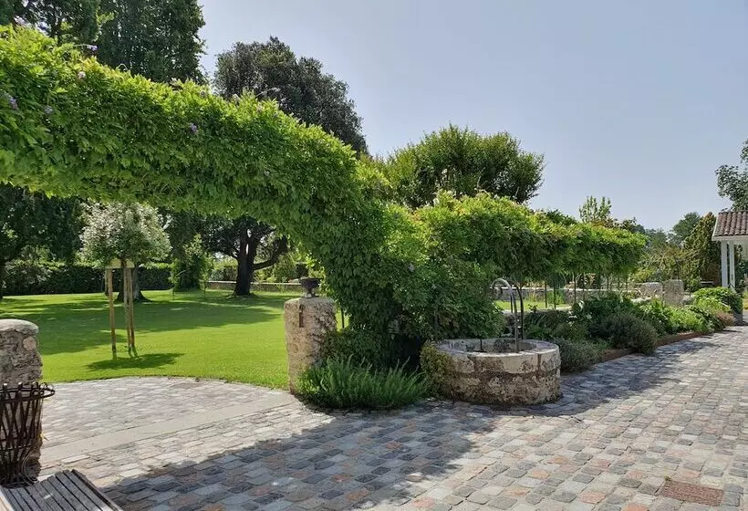 Hotelli Domaine De Larchey