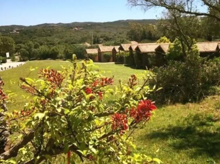 هتل Maora Village