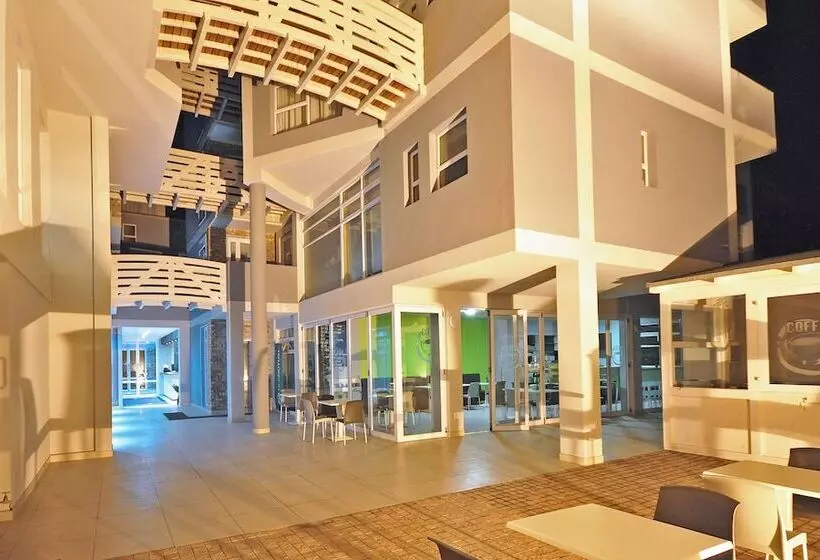 هتل Swakopmund Plaza