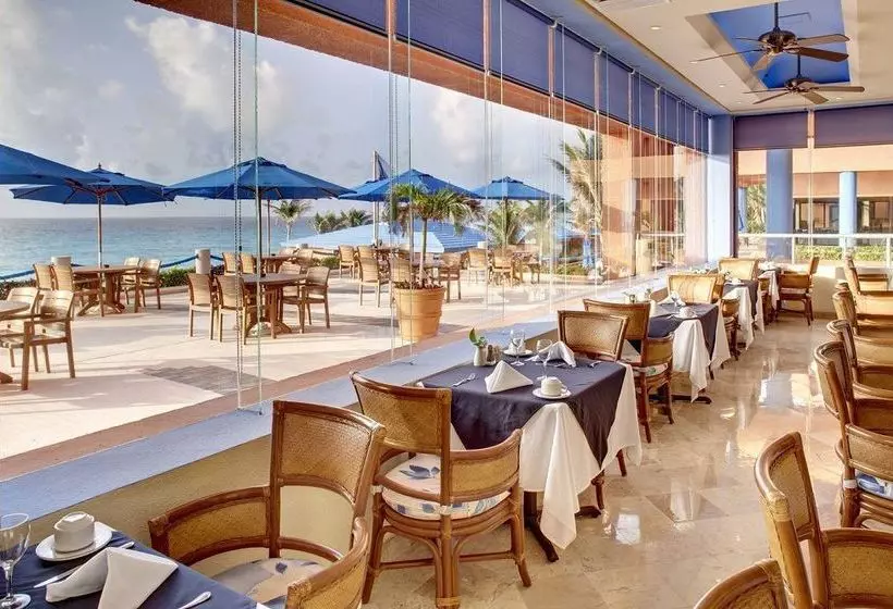 호텔 The Sunshine Club At Tucancun Beach