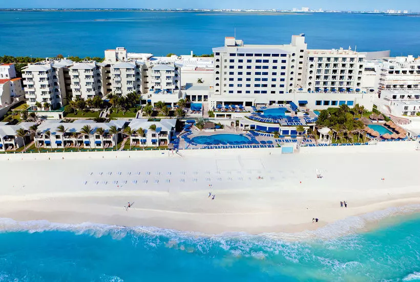 호텔 The Sunshine Club At Tucancun Beach