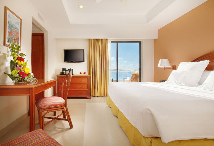 فندق The Sunshine Club At Tucancun Beach