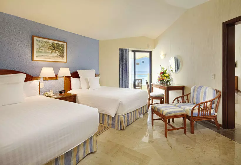 호텔 The Sunshine Club At Tucancun Beach