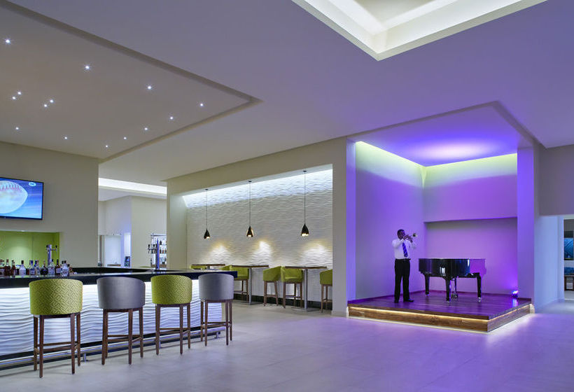 فندق The Sunshine Club At Tucancun Beach