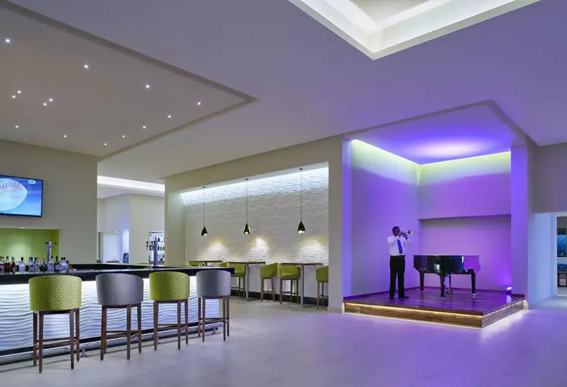 호텔 The Sunshine Club At Tucancun Beach