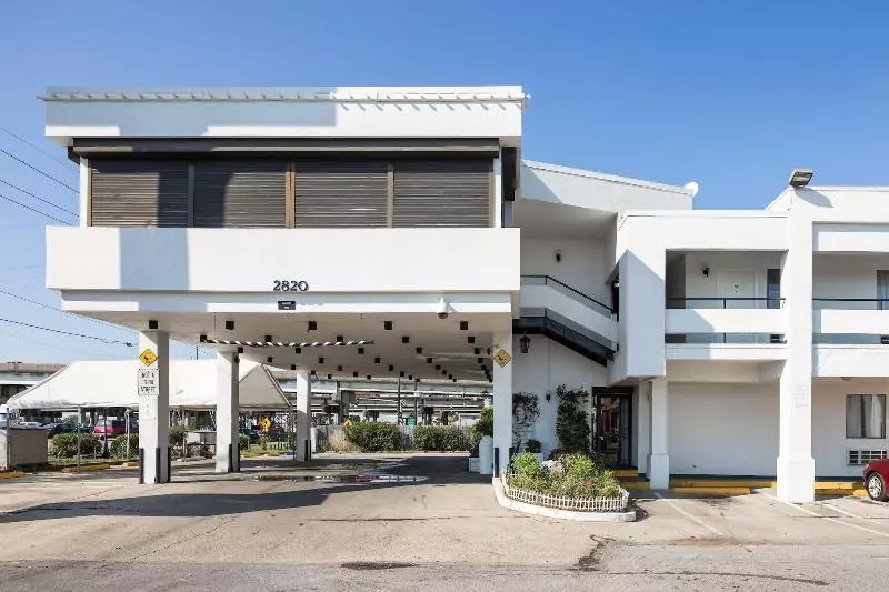 汽车旅馆  Contempra Inn