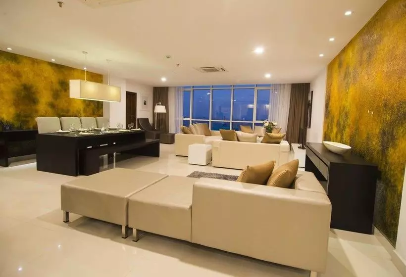 Platinum One Suites 3 Bedroom
