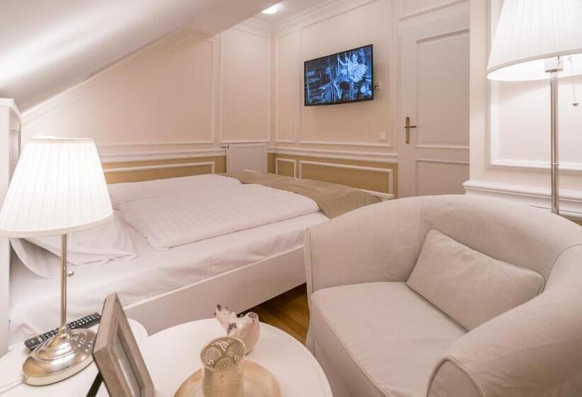 Revelton Suites Karlovy Vary