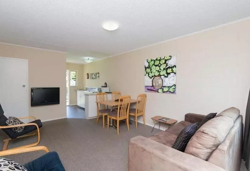 Aarangi Tui Motel