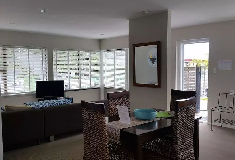 Aarangi Tui Motel