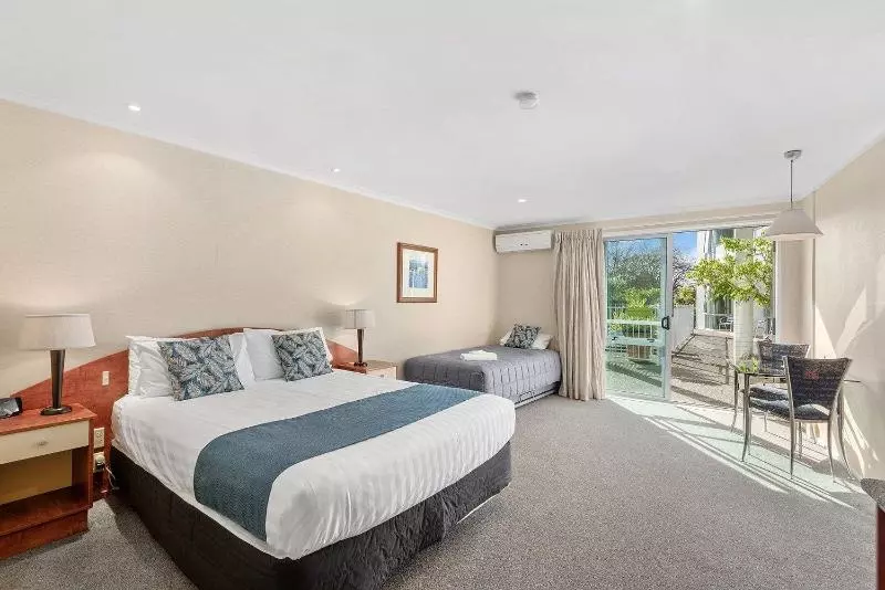 Hotel Aristotles North Shore