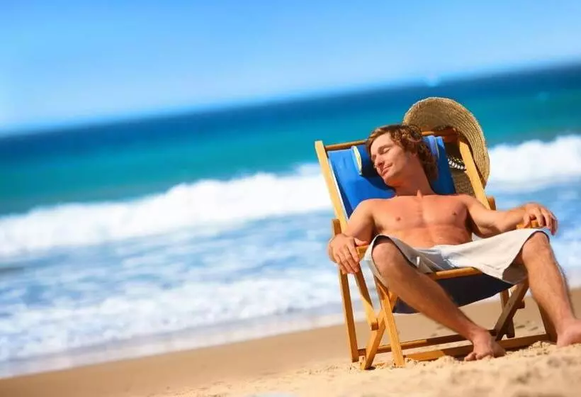 בית מלון כפרי Alex Seaside Resort