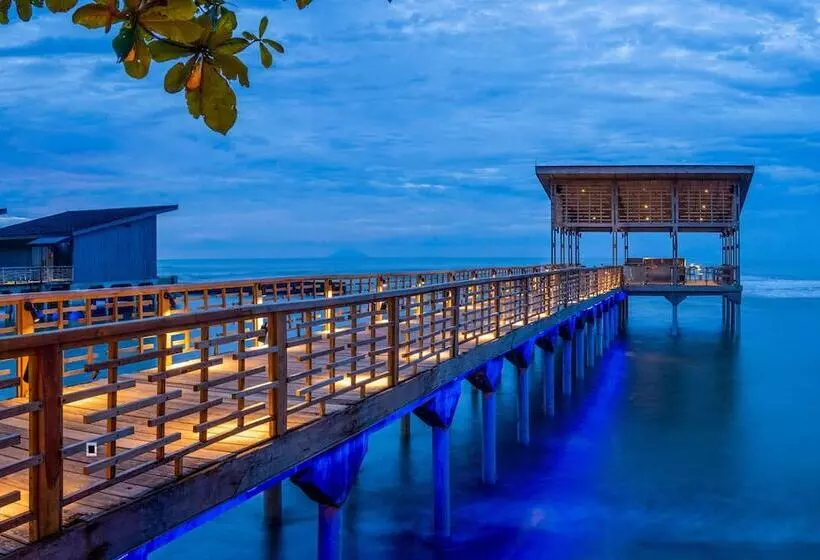 Hotel Aston Anyer Beach