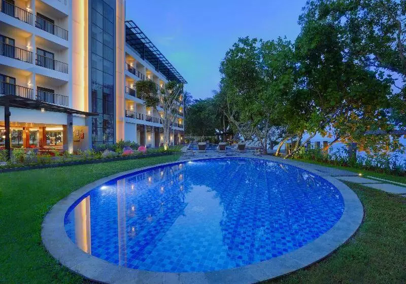 Hotel Aston Anyer Beach