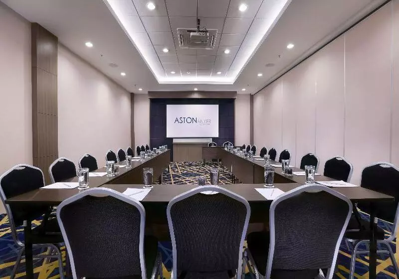 Hotel Aston Anyer Beach