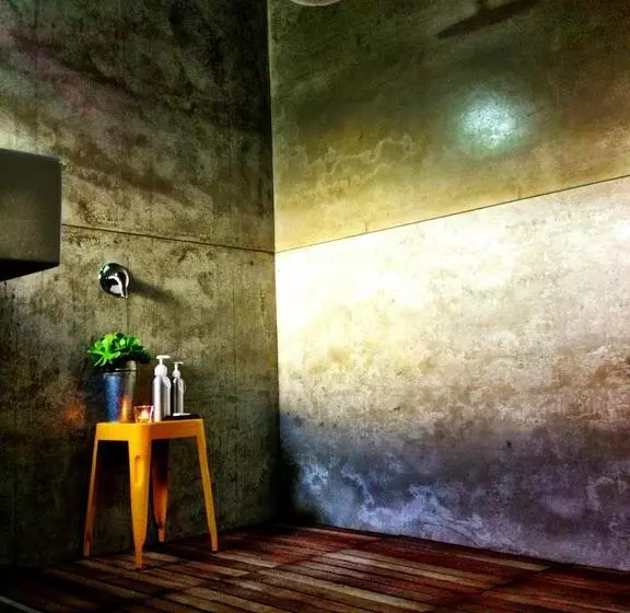 Отель Big Blue Backyard