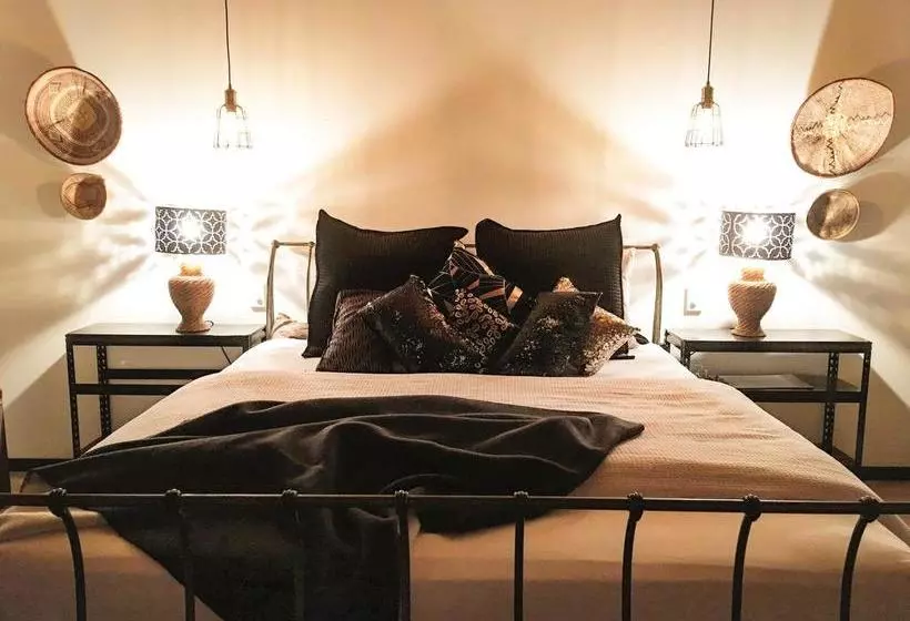 Отель Big Blue Backyard