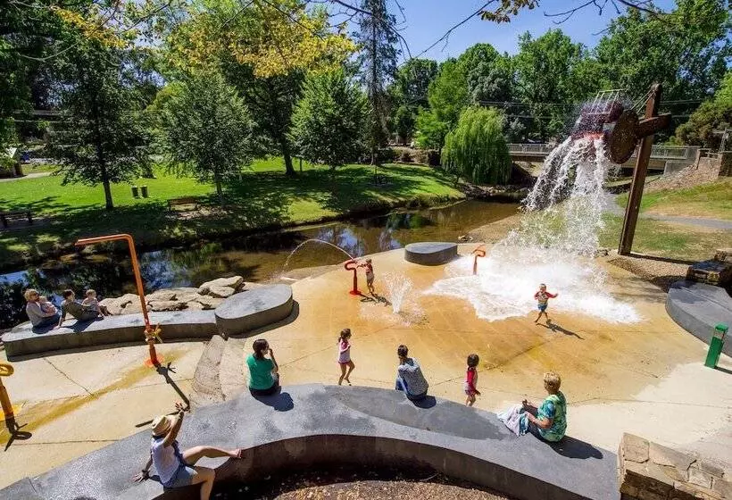 فندق Big4 Tasman Holiday Parks   Bright