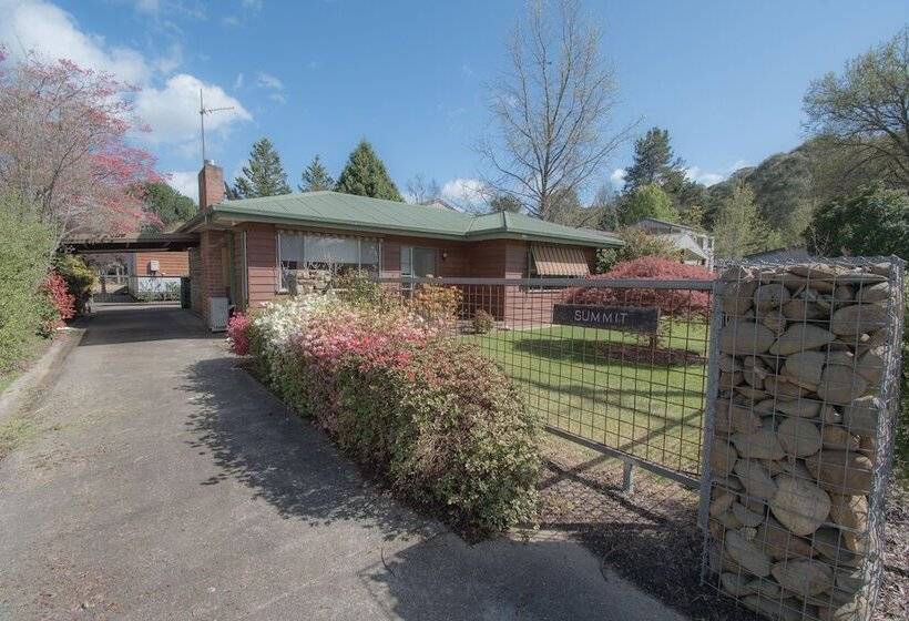 فندق Big4 Tasman Holiday Parks   Bright