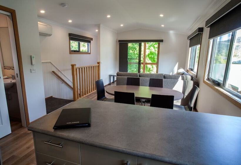 فندق Big4 Tasman Holiday Parks   Bright