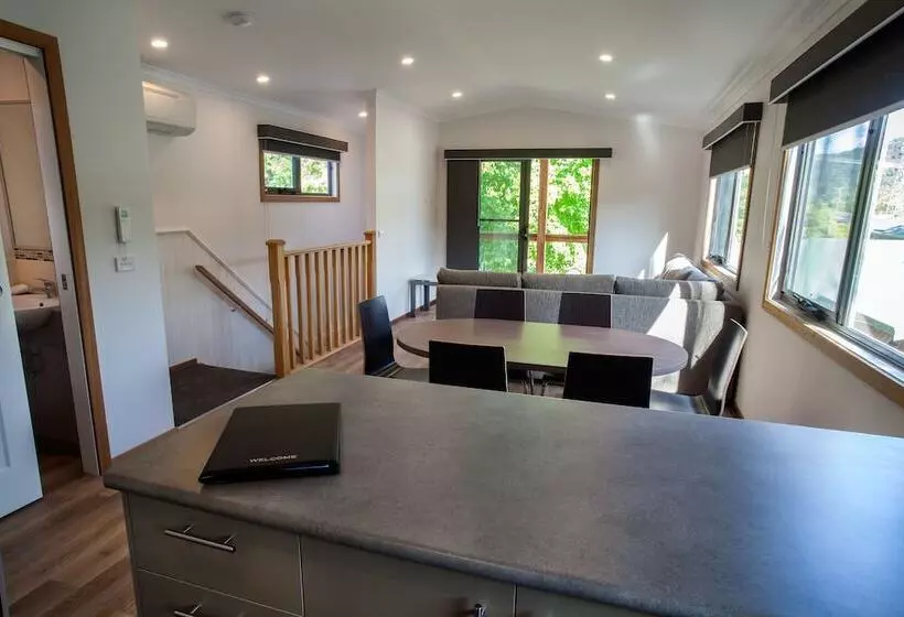 فندق Big4 Tasman Holiday Parks   Bright