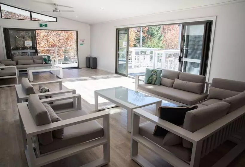 فندق Big4 Tasman Holiday Parks   Bright