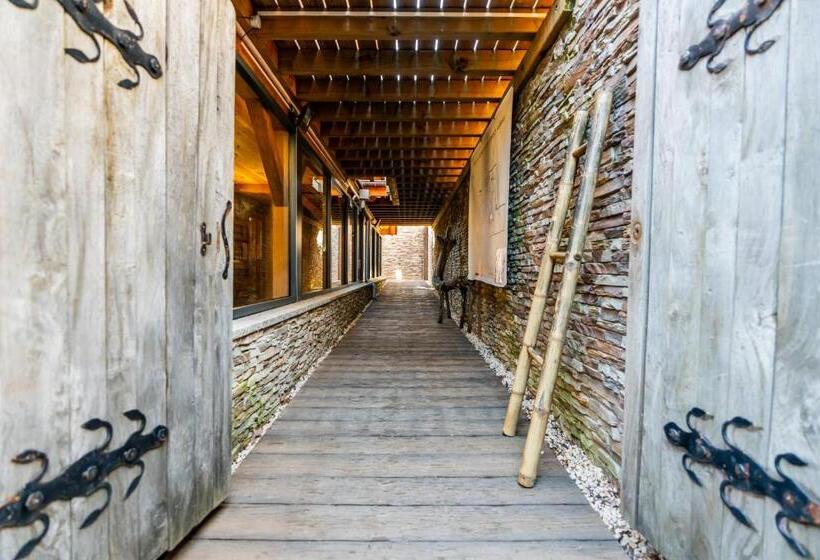 Отель Domaine Du Hirtz, Restaurant & Spa