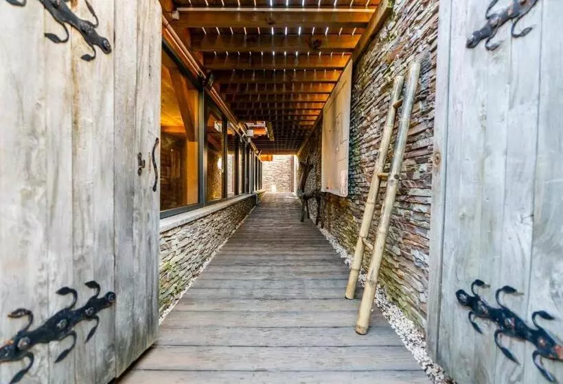 Отель Domaine Du Hirtz, Restaurant & Spa