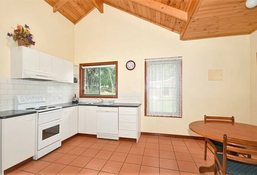 Отель Heatherlie Cottages Halls Gap