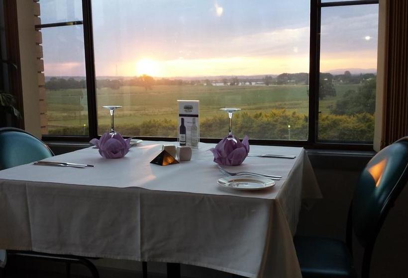 בית מלון כפרי Jacaranda Motor Lodge