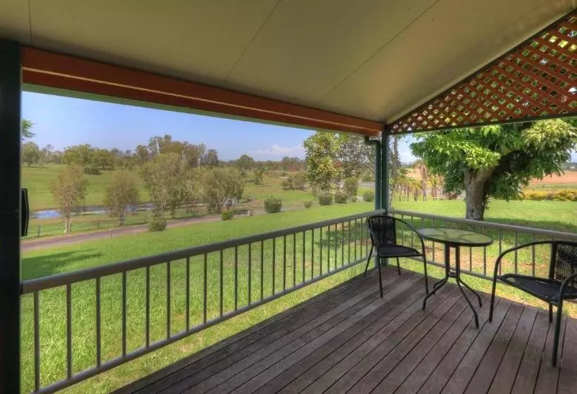 فندق Jacaranda Motor Lodge