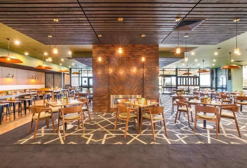 Отель Nightcap At Sandringham