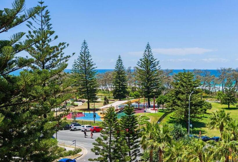 בית מלון כפרי The Ritz Resort Heated Pool