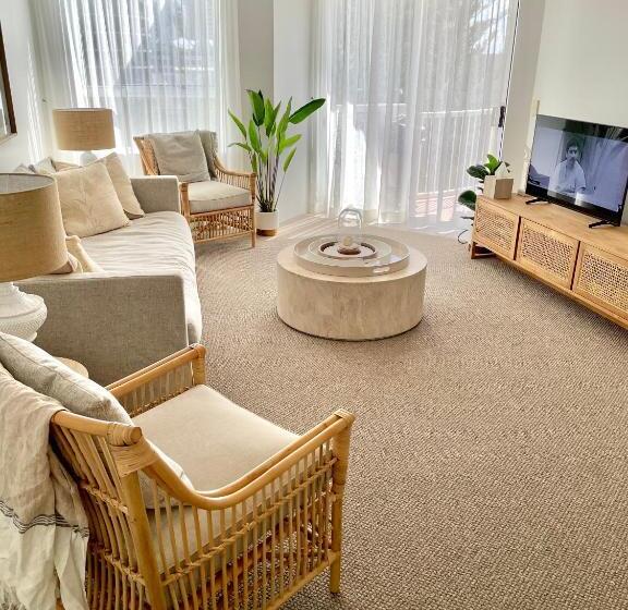 בית מלון כפרי The Ritz Resort Heated Pool