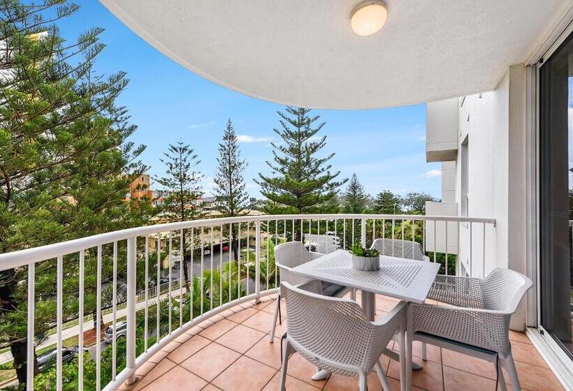 בית מלון כפרי The Ritz Resort Heated Pool