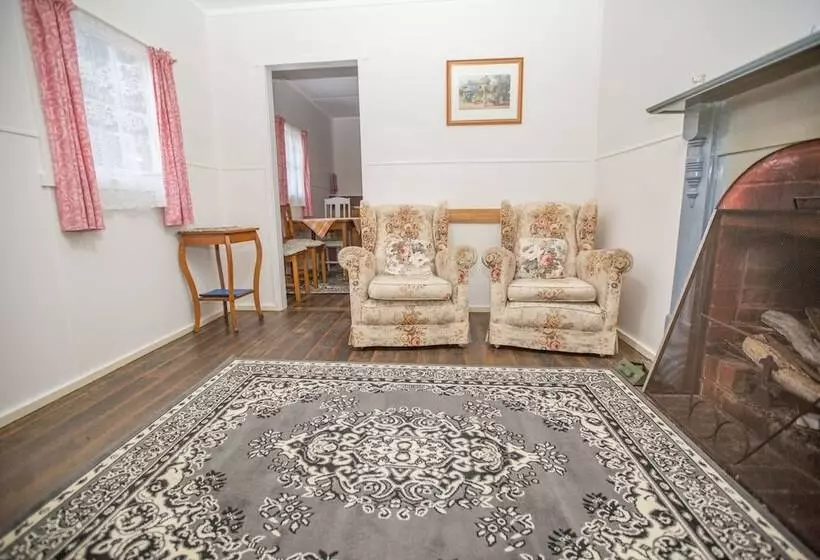 فندق Rosedale Cottages