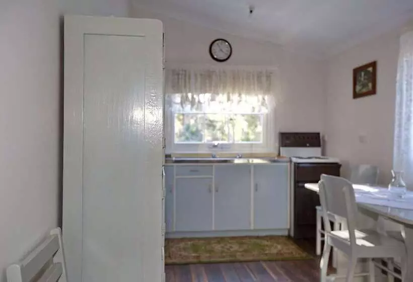 فندق Rosedale Cottages