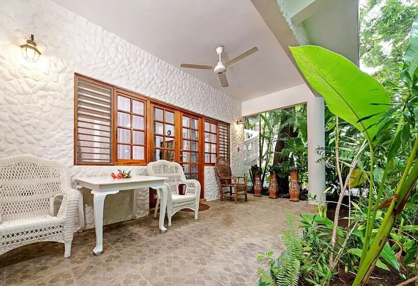 Beach House Condos, Negril