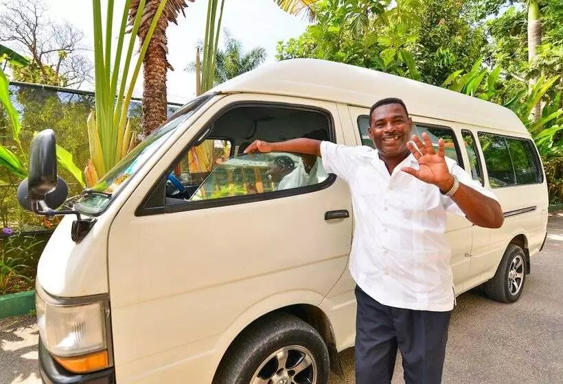 Beach House Condos, Negril