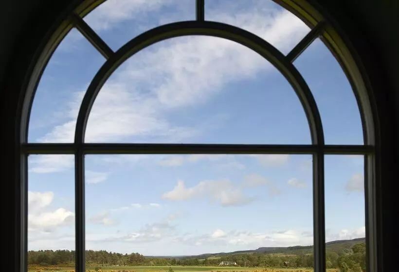 Aamiaismajoitus (B&B) Daviot Lodge