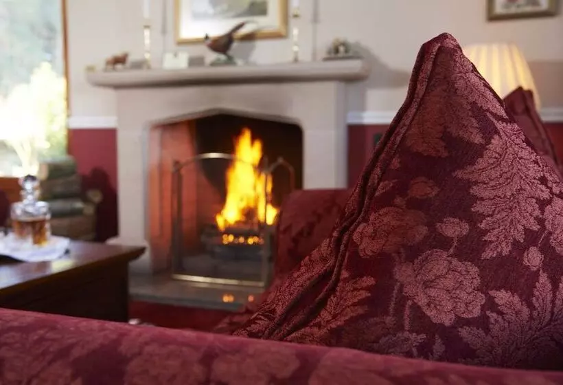 Aamiaismajoitus (B&B) Daviot Lodge