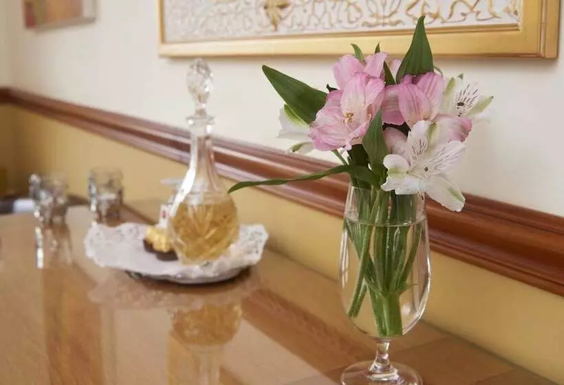 Aamiaismajoitus (B&B) Daviot Lodge