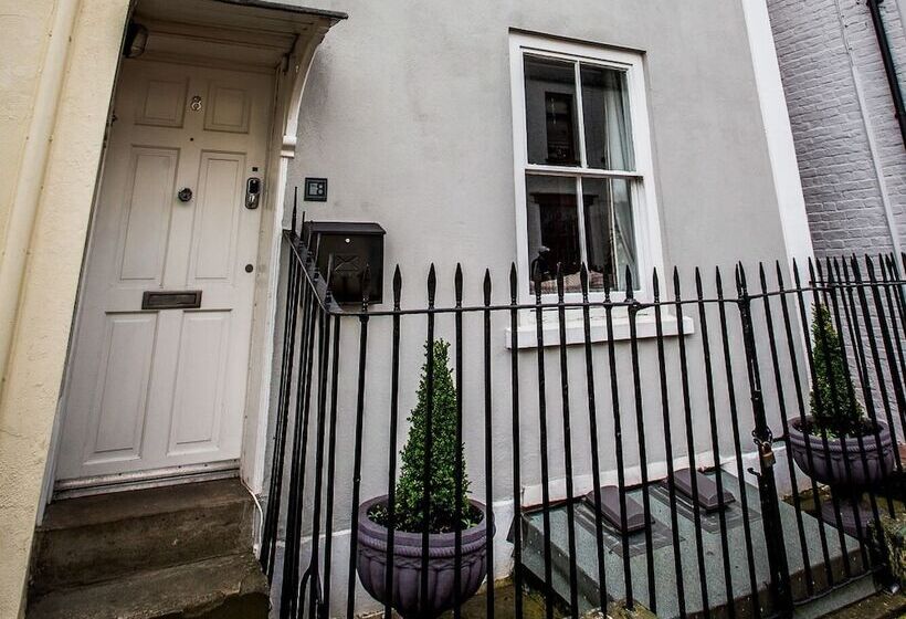 مبيت وإفطار No8 Chepstow