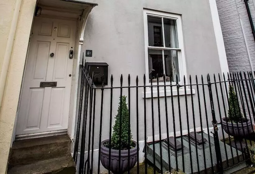 Nocleg ze śniadaniem No8 Chepstow