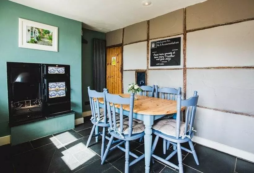 Nocleg ze śniadaniem No8 Chepstow