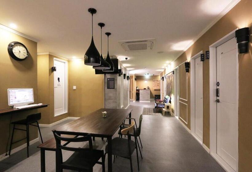 Blueboat Hostel Gyeongju