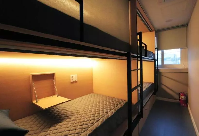 Blueboat Hostel Gyeongju