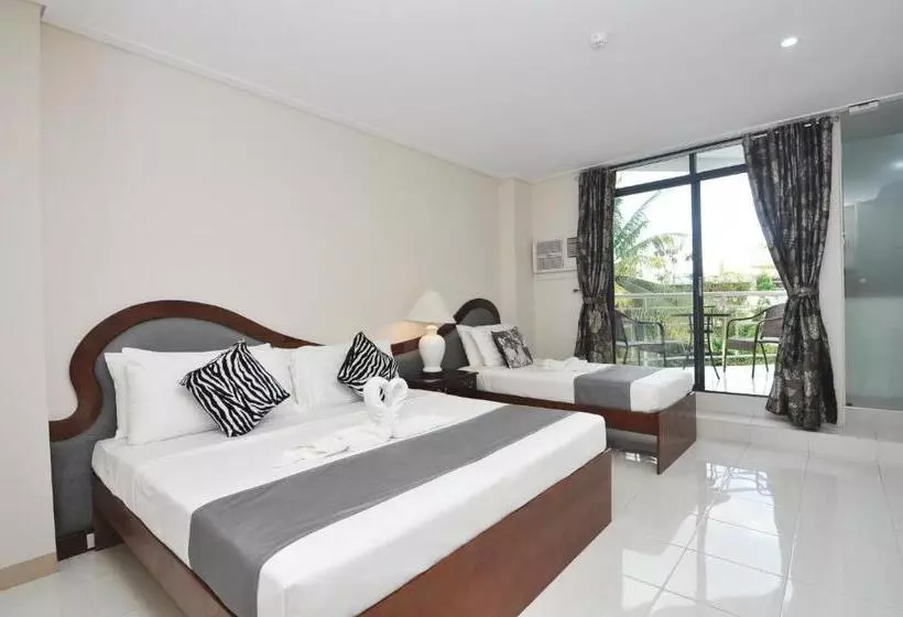 호텔 717 Cesar Place